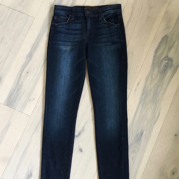 ❌SOLD❌Joe's Jeans THE ICON SKINNY Ankle Jean Short - Picture 3 of 5